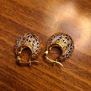 Gold earrings